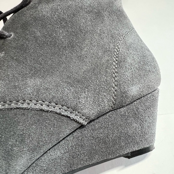 Crown Vintage “Spark” Genuine Suede Gray Wedge Tie- Ankle Booties  8M EUC - Picture 8 of 9